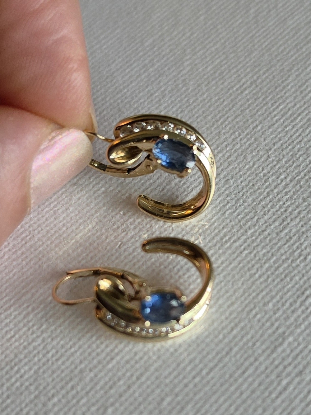 1980 Vintage Estate authentic Ceylon Sapphire Earrings with Diamonds 14kt Gold